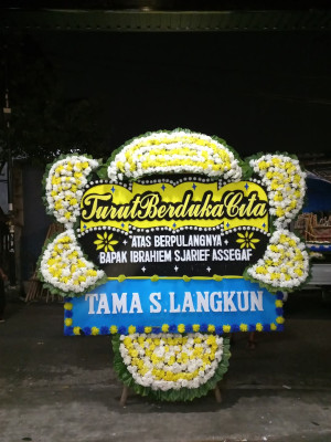 Papan Bunga Duka di Karya Baru